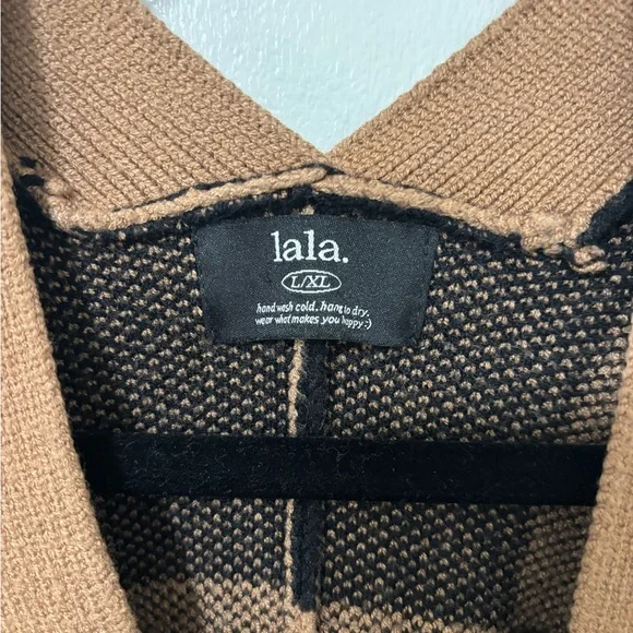 Checkered Black and Tan Women's Sweater - Picture 3 of 3